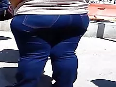بالغ با برخی از nalgotas